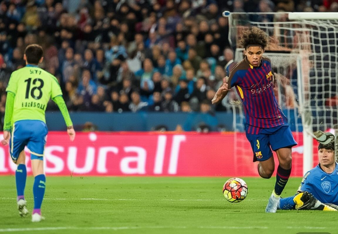 巴塞罗那VS神户胜利船友谊赛：东西方足球文化交流与技战术对决(图3)